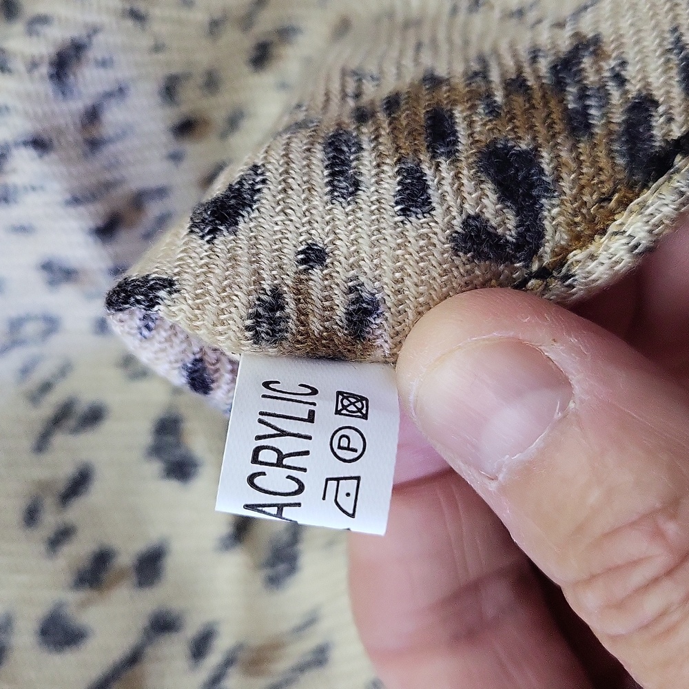 Leopard Print Infinity Scarf - Picture 3 of 10